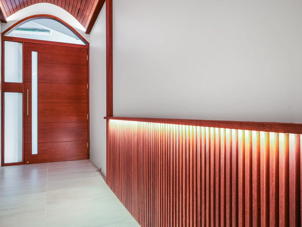 Entry door wide, Balmoral