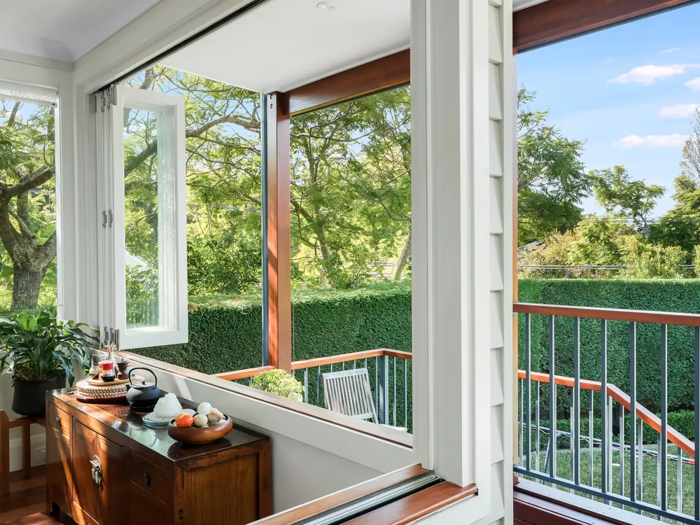 Corner window, Castlecrag