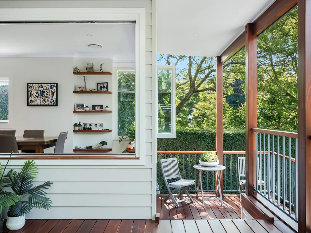 Dining from deck, Castlecrag